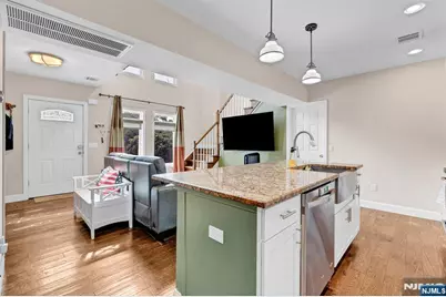 376 Riverside Avenue, Rutherford, NJ 07070 - Photo 9