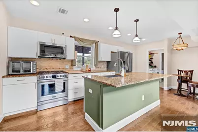 376 Riverside Avenue, Rutherford, NJ 07070 - Photo 11