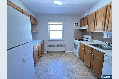 430 Beverly Road 2W #2W, Teaneck Township, NJ 07666 - Photo 5