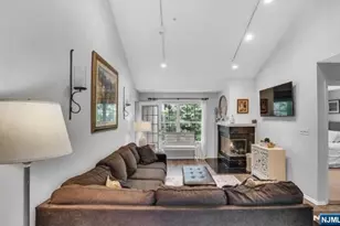1198 Richmond Rd, Mahwah, NJ 07430 - Photo 7