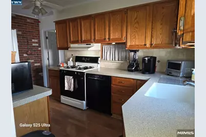 569 Center Avenue, River Edge, NJ 07661 - Photo 7