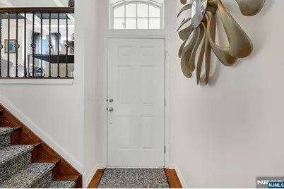 5 Creekside Court, Secaucus, NJ 07094 - Photo 3