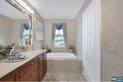 5 Creekside Court, Secaucus, NJ 07094 - Photo 27