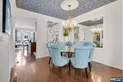 5 Creekside Court, Secaucus, NJ 07094 - Photo 9