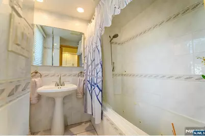 25 Bond Street, Wallington, NJ 07057 - Photo 7