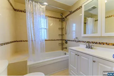 25 Bond Street, Wallington, NJ 07057 - Photo 13