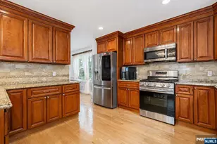 207 Stonehouse Rd, Glen Ridge, NJ 07028 - Photo 3