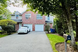 92 Hickory Ct, Tenafly, NJ 07670 - Photo 1