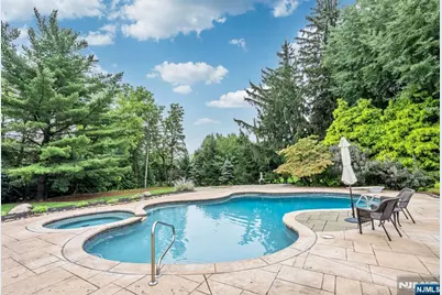 41 E Crescent Avenue, Mahwah, NJ 07430 - Photo 25