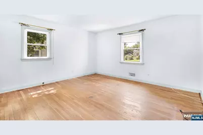349 N Ridgewood Boulevard, Washington Township, NJ 07676 - Photo 21
