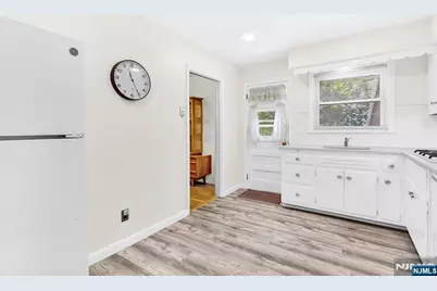 349 N Ridgewood Boulevard, Washington Township, NJ 07676 - Photo 17