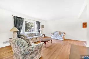 349 N Ridgewood Blvd, Washington Township, NJ 07676 - Photo 5
