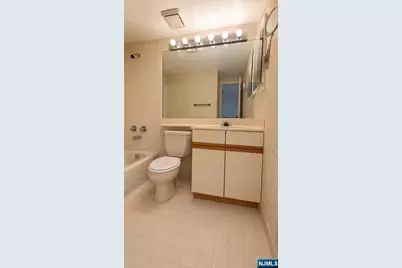 201 Mark Twain Way, Mahwah, NJ 07430 - Photo 9