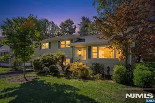 546 Lynn St, Ridgewood, NJ 07450 - Photo 3