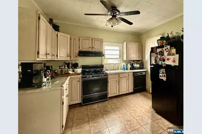20 Jane Street, East Rutherford, NJ 07073 - Photo 5