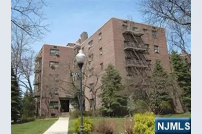 3041 Edwin Avenue 2F #2F, Fort Lee, NJ 07024 - Photo 1