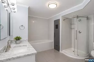 117 Harmon Cove Tower 117, Secaucus, NJ 07094 - Photo 25
