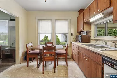 16 Lee Street, Elmwood Park, NJ 07407 - Photo 9