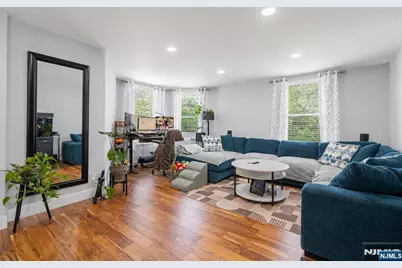 255 E 54th Street, Elmwood Park, NJ 07407 - Photo 19