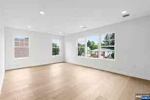 2-25 Kenneth Ave, Fair Lawn, NJ 07410 - Photo 15