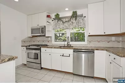 110 Hamilton Avenue, Dumont, NJ 07628 - Photo 21