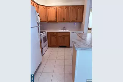 466 Liberty Street 306 #306, Little Ferry, NJ 07643 - Photo 5