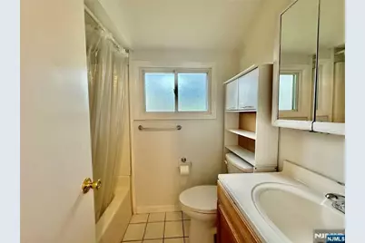 237 Bradley Avenue 235 #235, Bergenfield, NJ 07621 - Photo 11