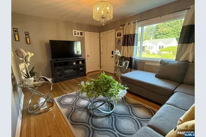 334 4th Avenue, Hawthorne, NJ 07506 - Photo 5