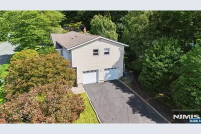 2 Columbine Court, Montvale, NJ 07645 - Photo 27