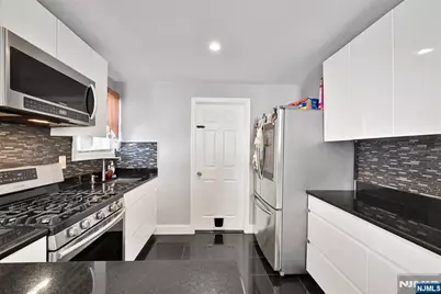 464 Simons Avenue, Hackensack, NJ 07601 - Photo 13