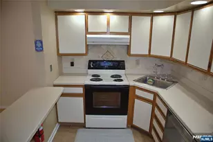 910 River Renaissance C10, East Rutherford, NJ 07073 - Photo 7