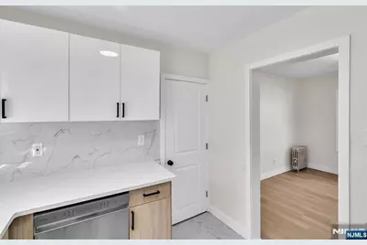 15 Cottage Place, East Orange, NJ 07017 - Photo 5
