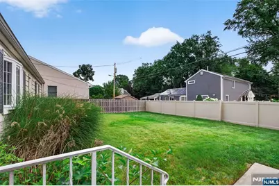 870 Crescent Drive, Rahway, NJ 07065 - Photo 23