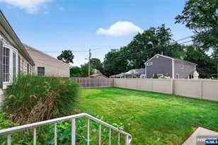 870 Crescent Dr, Rahway, NJ 07065 - Photo 23