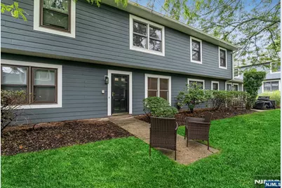 13 Briarwood Court E #E, Ramsey, NJ 07446 - Photo 9