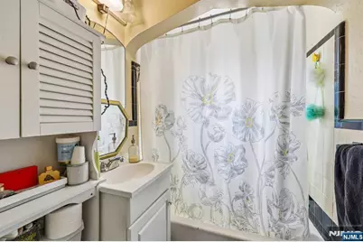 15-27 Parmelee Avenue, Fair Lawn, NJ 07410 - Photo 27