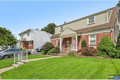 15-27 Parmelee Avenue, Fair Lawn, NJ 07410 - Photo 3