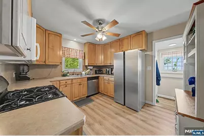 114 Warhol Avenue, Mahwah, NJ 07430 - Photo 5