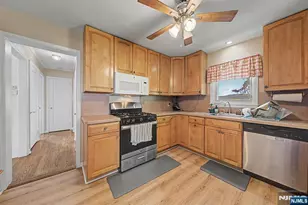 114 Warhol Ave, Mahwah, NJ 07430 - Photo 7