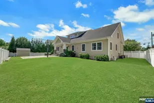 23 Hollybrook Rd, Paramus, NJ 07652 - Photo 49