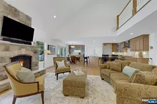 23 Hollybrook Rd, Paramus, NJ 07652 - Photo 9