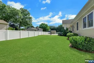 23 Hollybrook Rd, Paramus, NJ 07652 - Photo 47