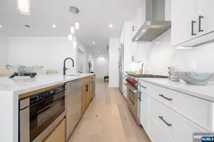 31 Feldman Ct, Paramus, NJ 07652 - Photo 7