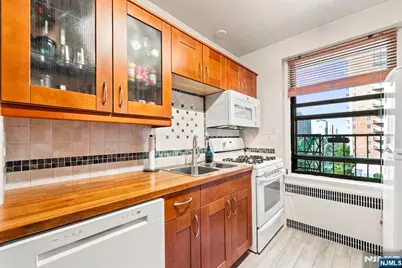 100 Prospect Avenue 4C #4C, Hackensack, NJ 07601 - Photo 9