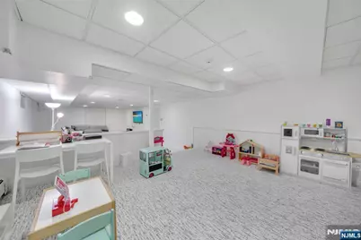 180 Tekening Drive, Tenafly, NJ 07670 - Photo 33