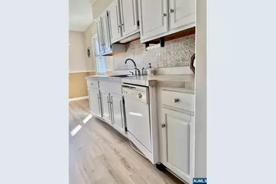 55 Schuyler 19 #19, North Arlington, NJ 07031 - Photo 3