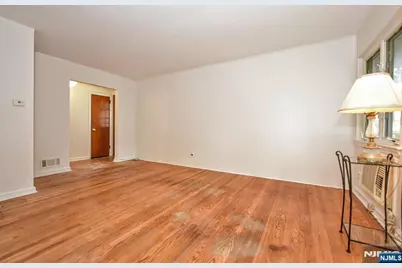 419 Madison Avenue, Hasbrouck Heights, NJ 07604 - Photo 17