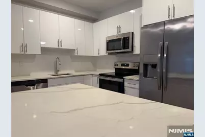 1685 Bergen Boulevard 501 #501, Fort Lee, NJ 07024 - Photo 3
