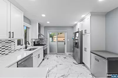 266 Grant Avenue A #A, Cliffside Park, NJ 07010 - Photo 9
