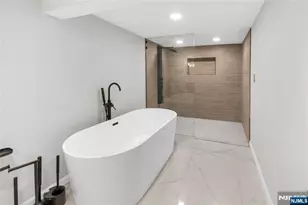 233 Clinton St, East Orange, NJ 07018 - Photo 23